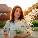 - Елена