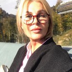 - Елена