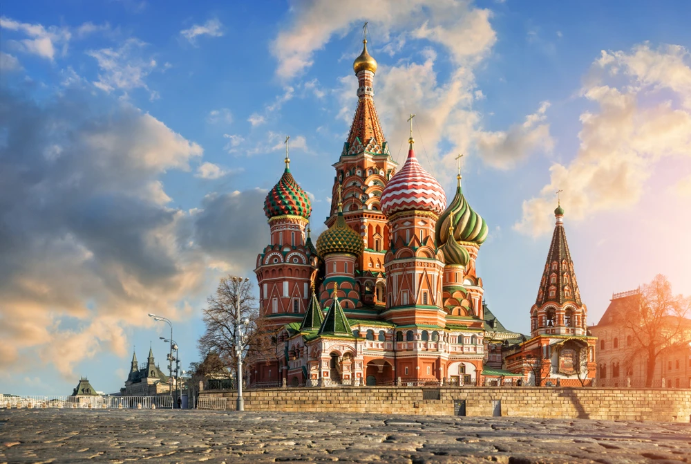 Большая Москва на колёсах: автобусный маршрут по главным символам столицы с остановками