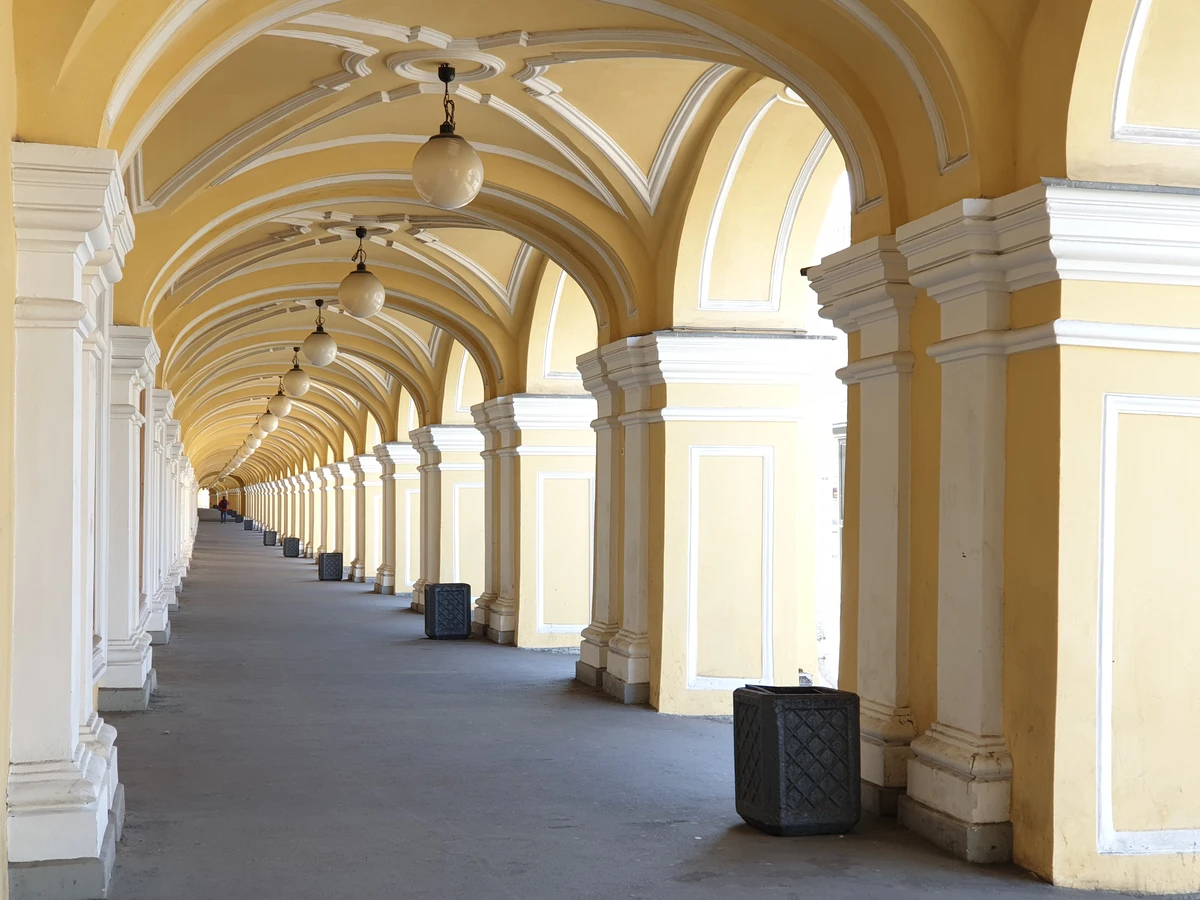 Петербург с изнанки: тайны, мифы и неожиданные истории в сердце города
