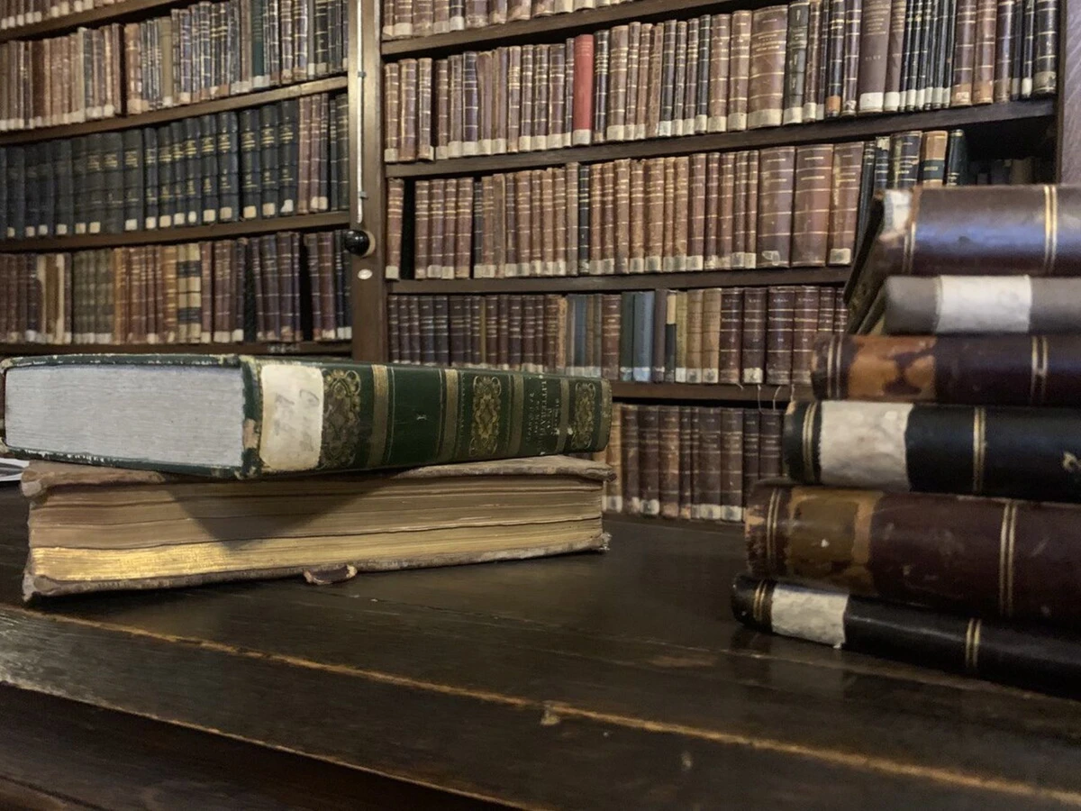 Редкие книги Бестужевских курсов: путешествие в историю женского образования