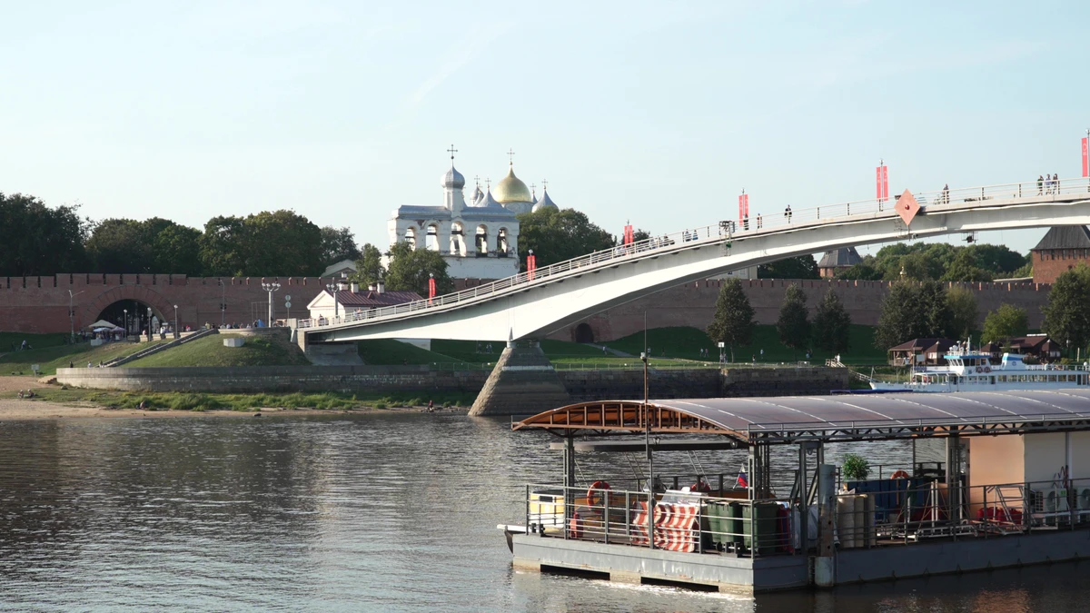 Новгород в деталях: Кремль, монастыри и древние стены за два часа